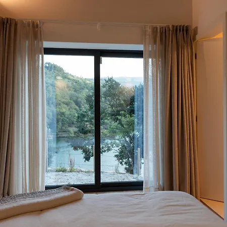 בית חווה Quinta Da Ribeirinha - Douro River *