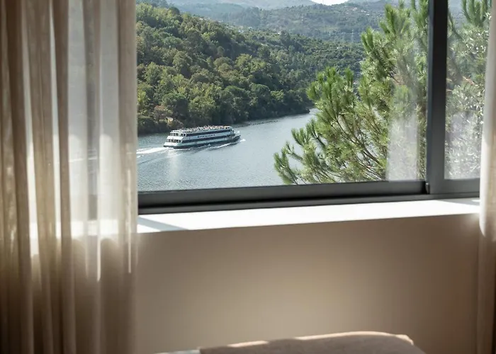 Quinta Da Ribeirinha - Douro River *