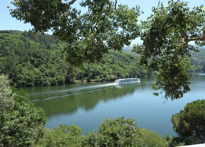 Quinta Da Ribeirinha - Douro River *