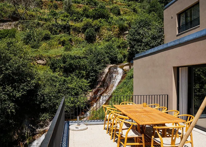 Quinta Da Ribeirinha - Douro River *